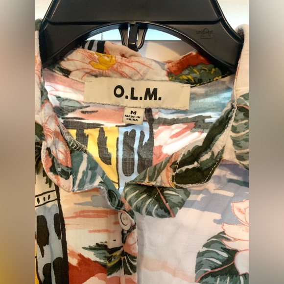O.L.M woman’s crop button up hawaiian shirt - Picture 3 of 6